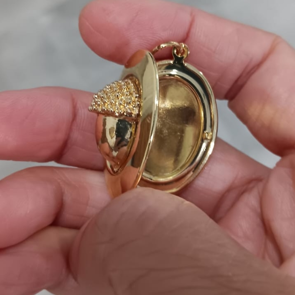 Acorn Charm Oval Photo Locket